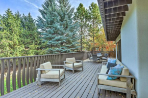 Roomy Avon Family Chalet with Hot Tub in EagleVail!